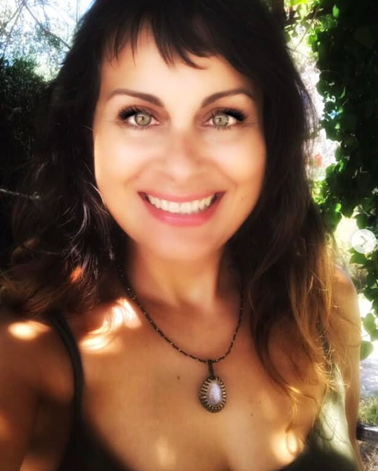 Θεραπευτές Κυβέλη Κώνστα Καθοδηγήτρια διαλογισμού και ενεργειακού χορού